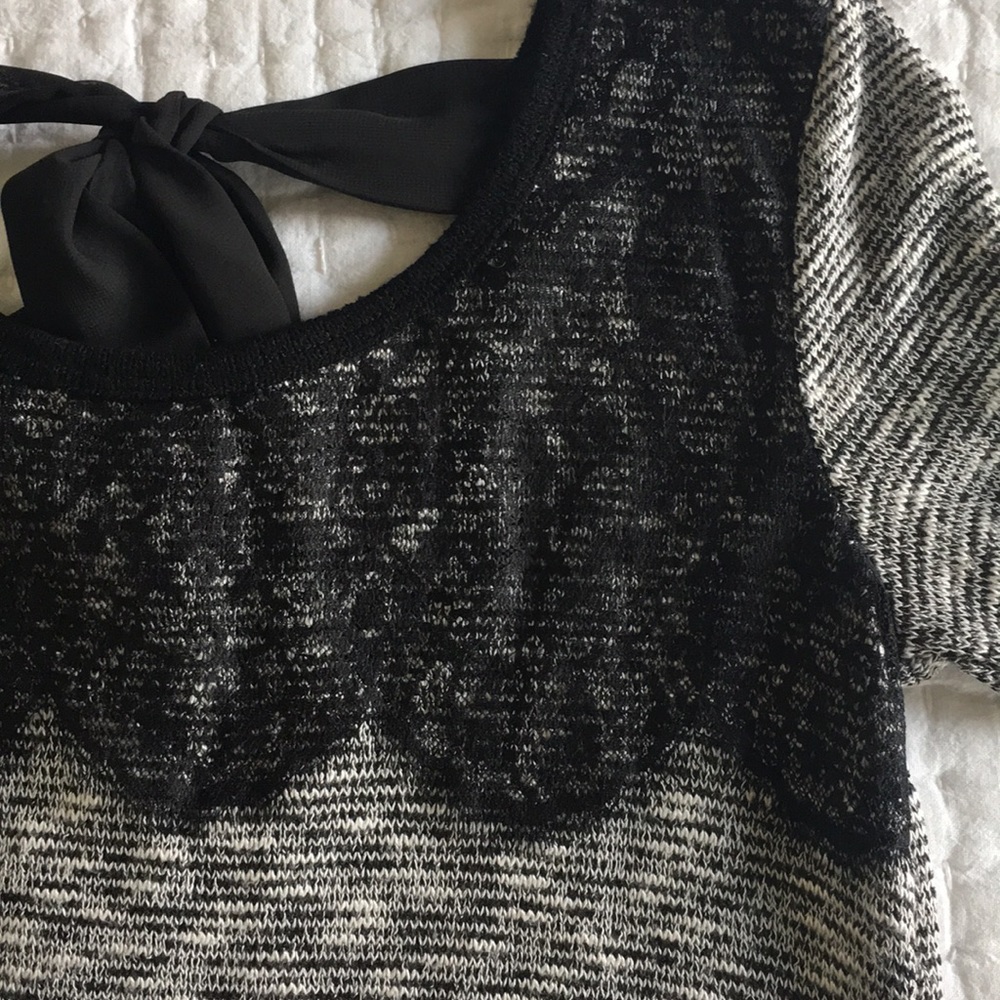 Moa Moa sweater  with scalloped lace detail, NWT - Picture 5 of 6
